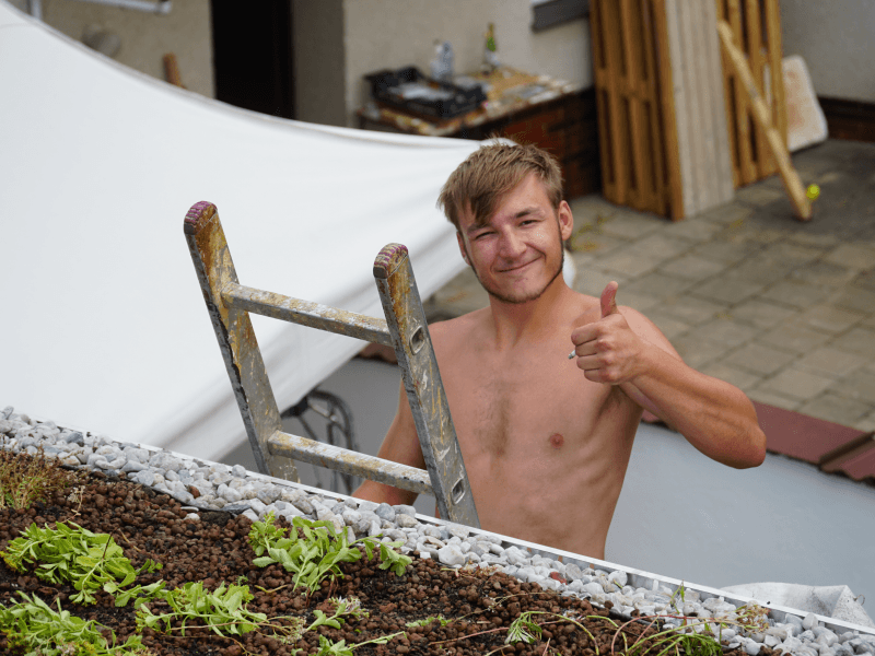 Showcase of our skilled workers on the roof