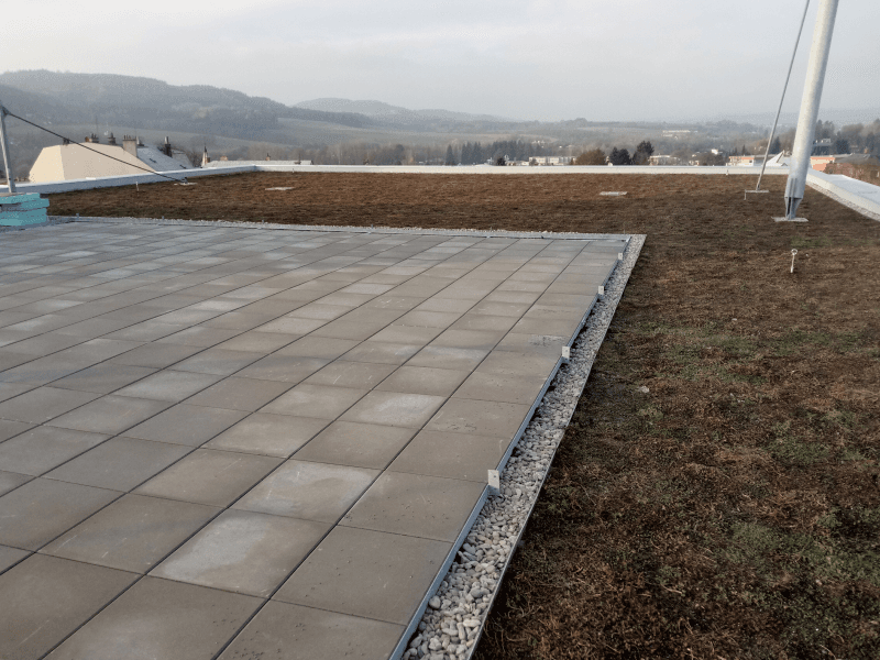 Ukázka realizace zelené střechy v Ústí nad Orlicí