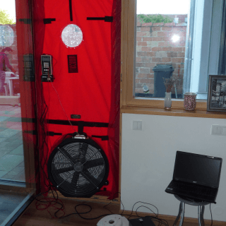 Ukázka zapojení techniky k měření ve dveřích