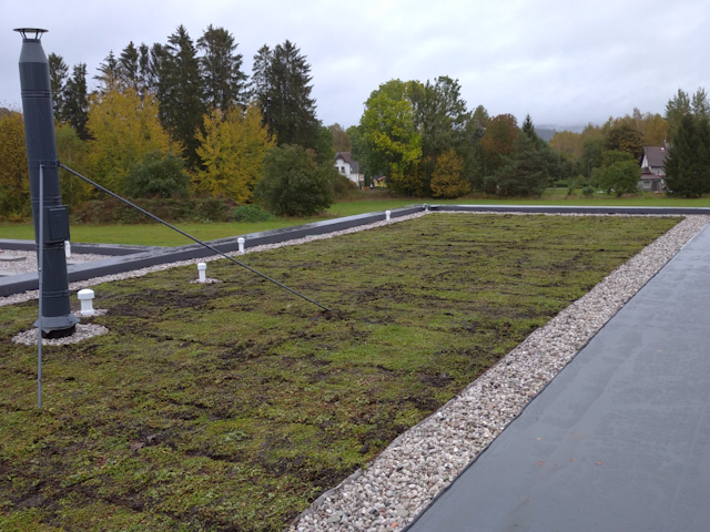 Ukázka realizace zelené střechy v Železné