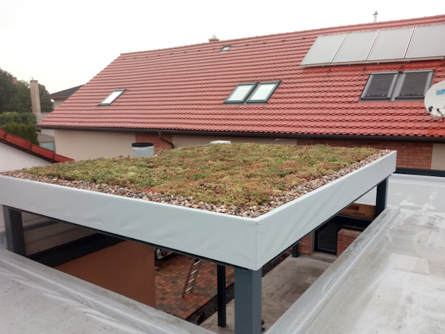 Ukázka realizace zelené střechy v Ostřešanech