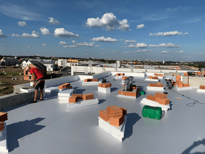 Showcase of our skilled workers on the roof