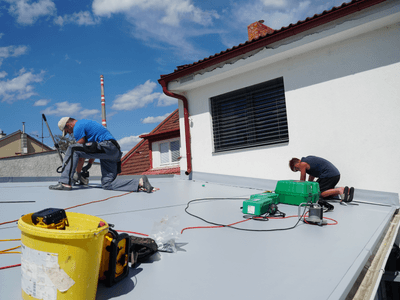 Showcase of our skilled workers on the roof